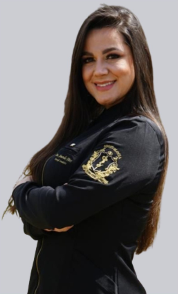 Dra.-Amanda-Pires-HOF-e-Clinico-Geral